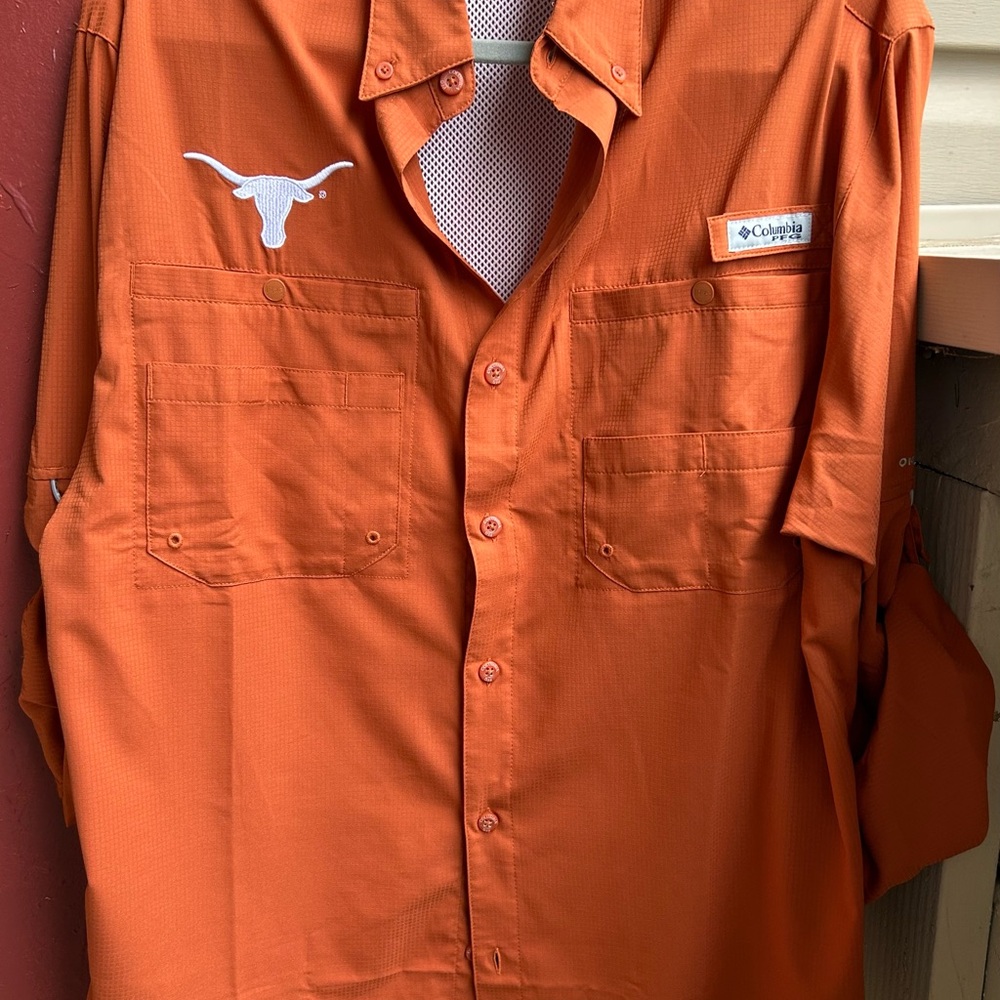 UT 🧡 Columbia Orange Casual Button Down Shirt for Outdoor Adventures